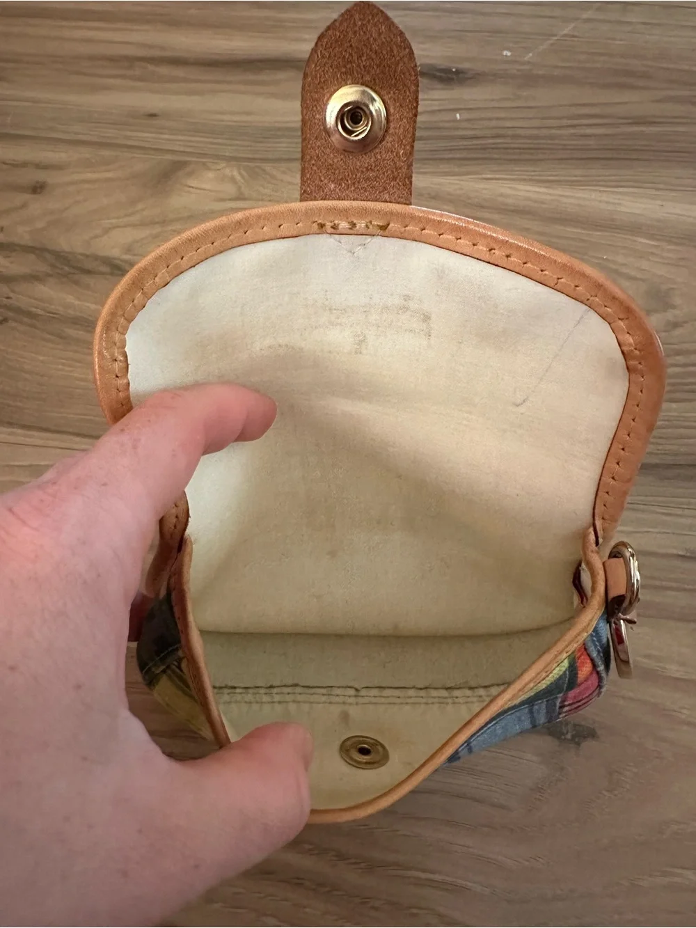 Dooney & Bourke stylish multicolor